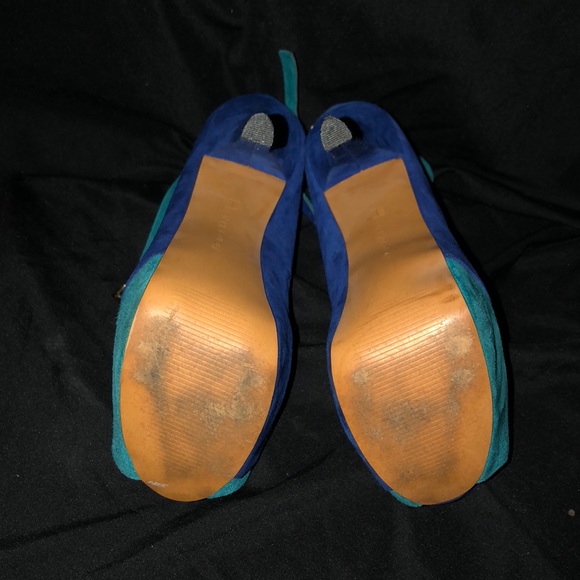 Ankle Strap Heels - Picture 3 of 3